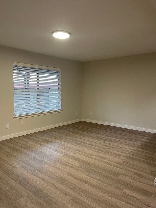 Photo - Kensington Court