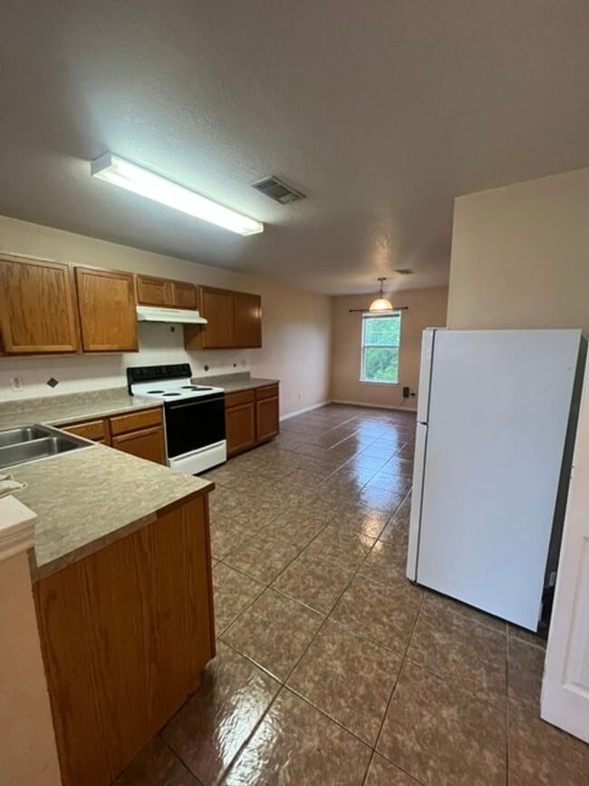 Photo - 3001 Cantabrian Dr Unit D