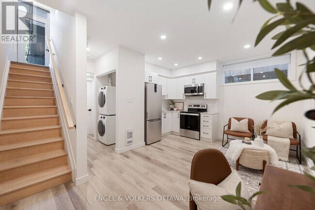 Photo - 90 Hamilton Ave N Unité B