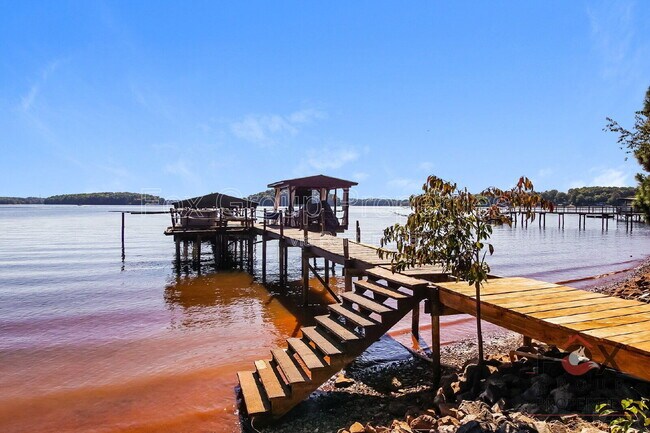 Photo - 17120 Belle Isle Dr