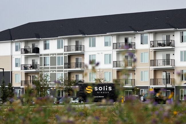 Photo - Solis Giroux