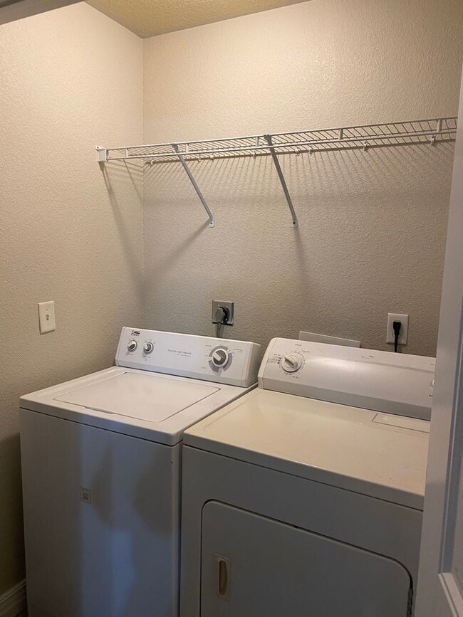 Photo - 3 bedroom 2 bath duplex with 2 Car Garage ...