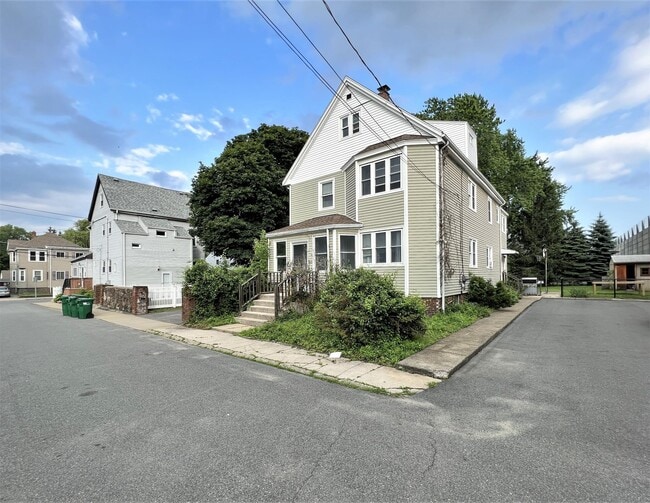 Photo - 10 Winchester Ct Unit 1