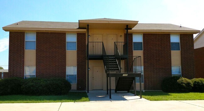 Building Photo - 1508 Benttree Dr Rental