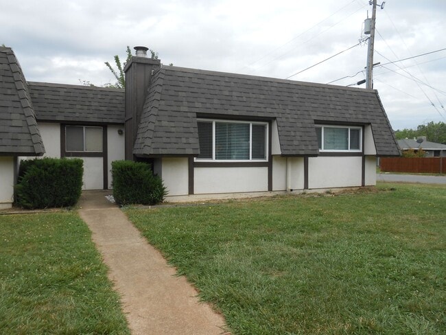 Building Photo - WILS2442 Unit 4