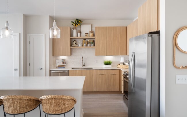 Photo - Aventon Pearl