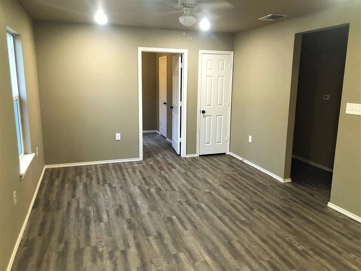 Photo - 521 45th St Unidad 521 45th  1