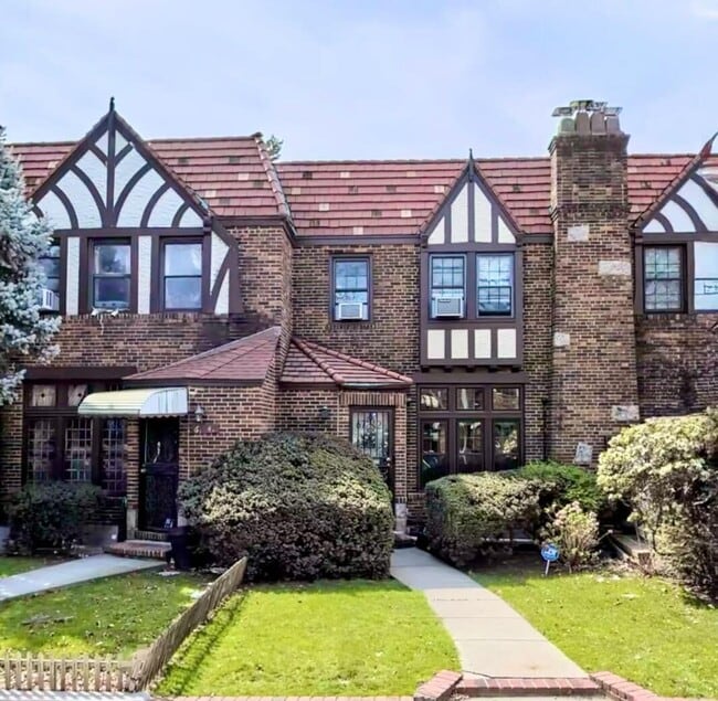 Photo - 67-42 Ingram St Townhome