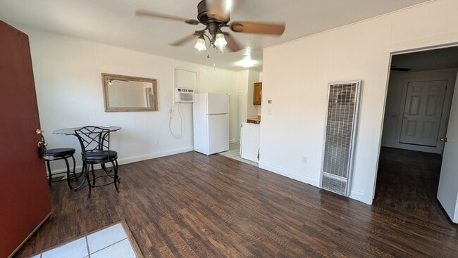 Photo - 317 1/2 W Dill