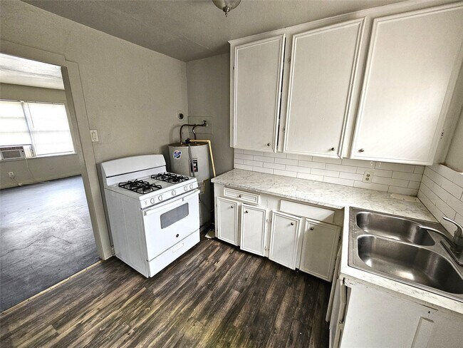 Photo - 1135 5th Ave N