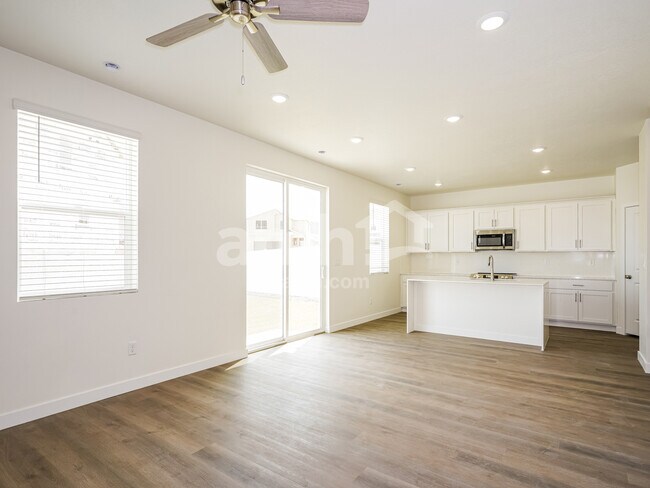 Photo - 1252 South
