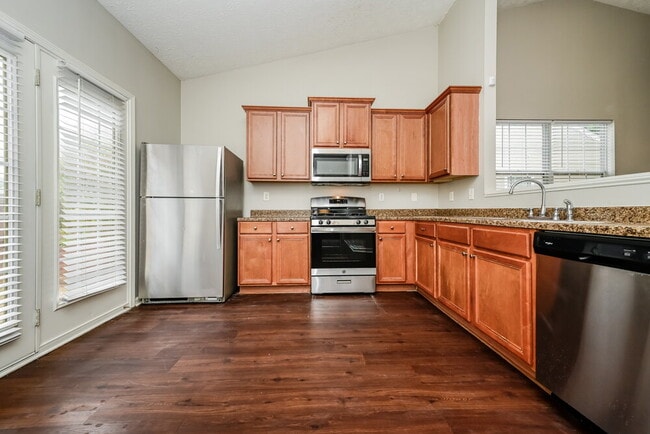 Photo - 1447 Wilshire Way