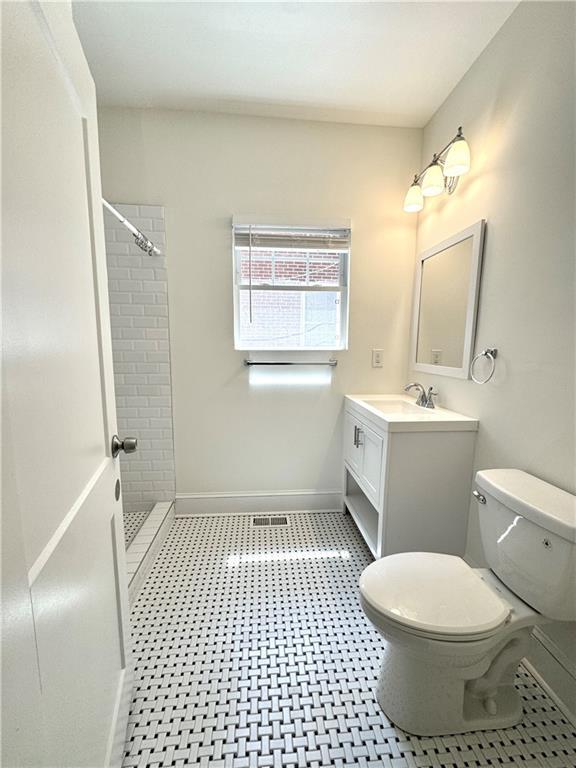 Photo - 858 Charles Allen Dr NE