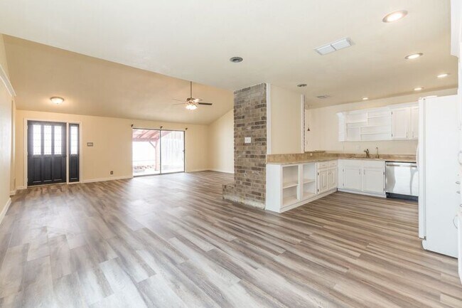 Photo - 11826 Greenwood Village Dr