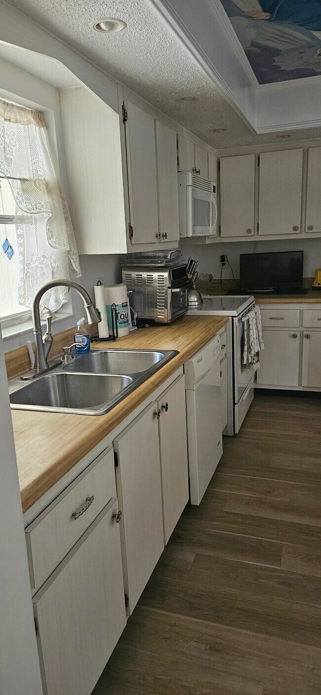 Photo - 6215 Green View Cir