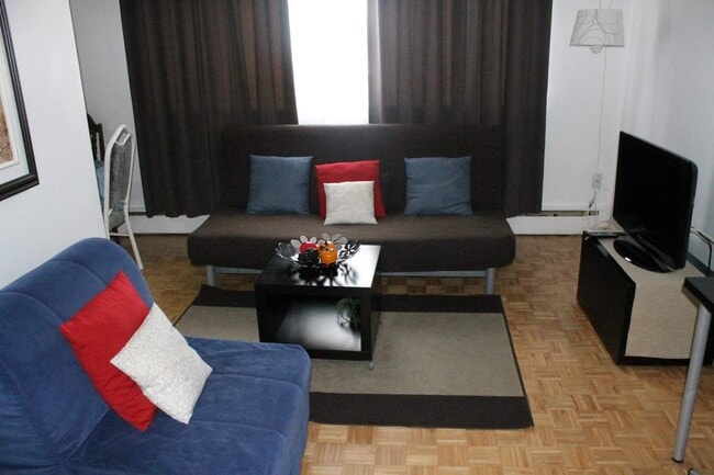 Building Photo - 2448 Carling Ave Unit 206