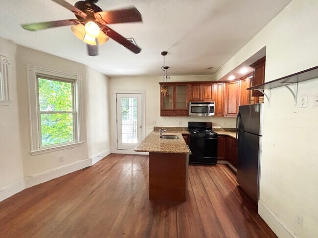 Photo - 112 Hillside St Unit 2