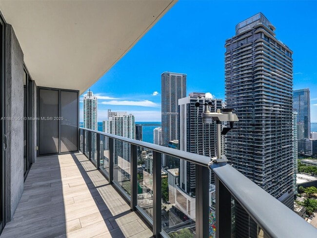 Photo - 45 SW 9th St Unit 3905