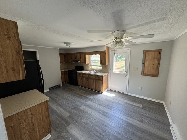 Photo - 94 Third St