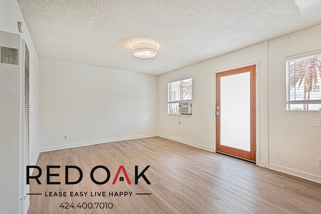 Photo - Breathtaking One Bedroom with Modern Light... Unidad 3