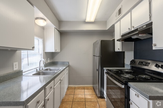 2BR, 1.5BA - 1,010SF - Kitchen
