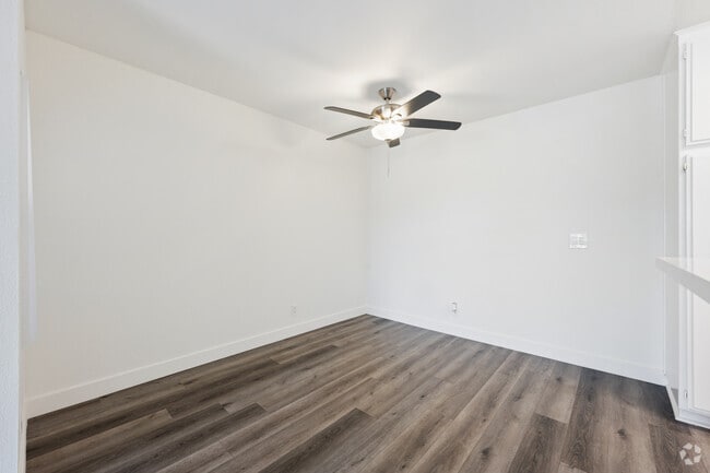 1BR, 1BA - 700SF - Dining Room