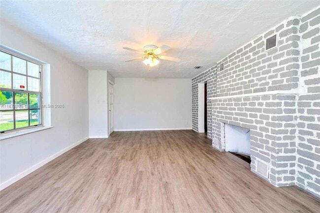 Photo - 6130 SW 32nd St