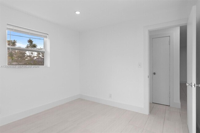 Photo - 1481 SW 49th Ave