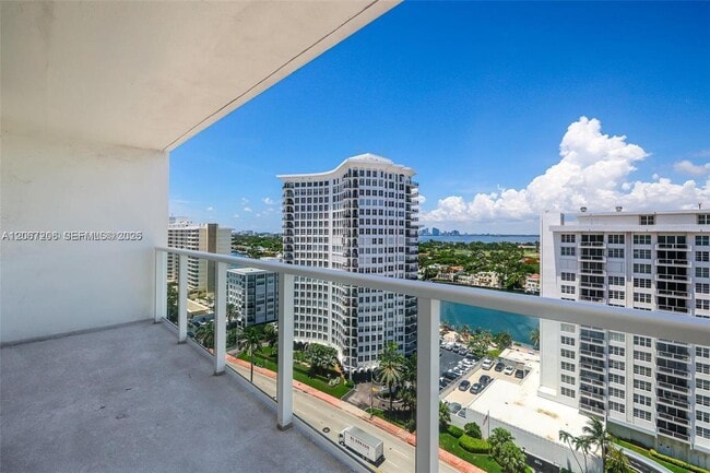 Building Photo - 5701 Collins Ave Unit 1611