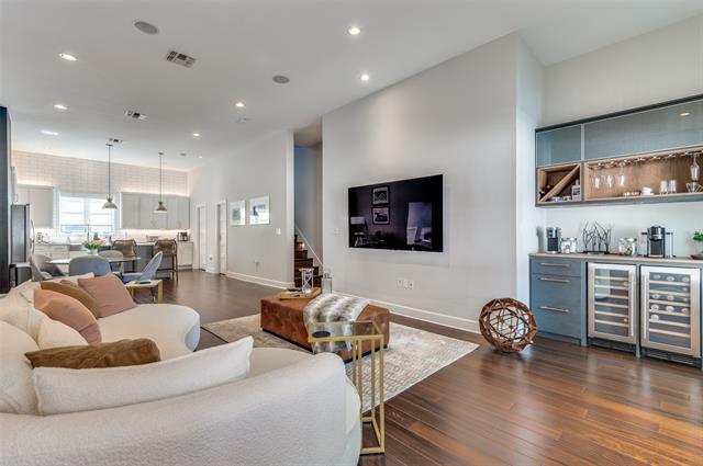 Photo - 3210 Carlisle St