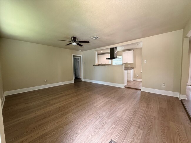 Photo - 216 Bearle St