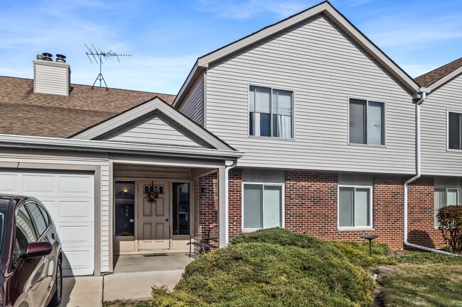 Building Photo - 7020 ANDOVER Ct Unit 102