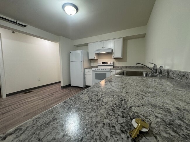Building Photo - 191 E Housatonic St Unit C Rental