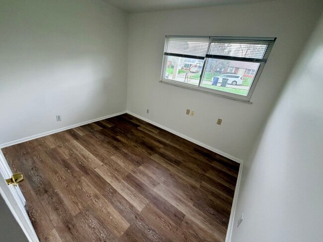 Photo - 204 Mandalay Rd