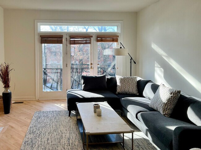 Photo - 2212 W Huron St Unit 2