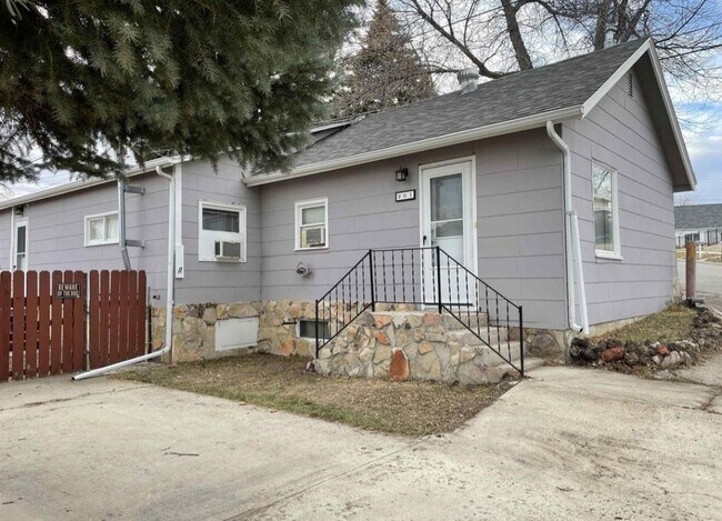 Photo - 201 E Bennett St