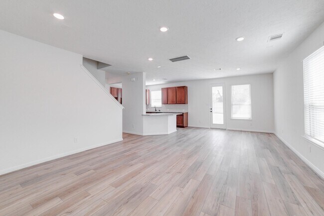 Photo - 9307 Central Pl