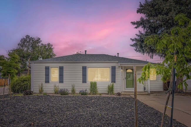 Remodeled 2BD, 1.5BA Chaffee Park Home wit... - Remodeled 2BD, 1.5BA Chaffee Park Home wit...