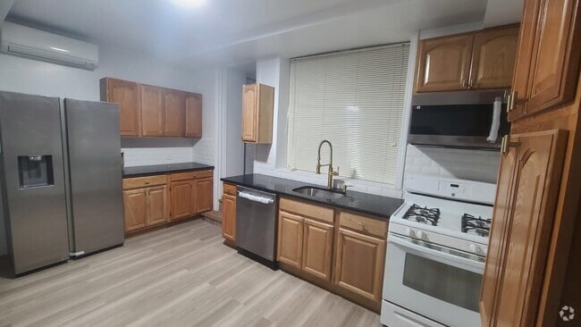 Building Photo - 757 E 213th St Unit Ground Rental