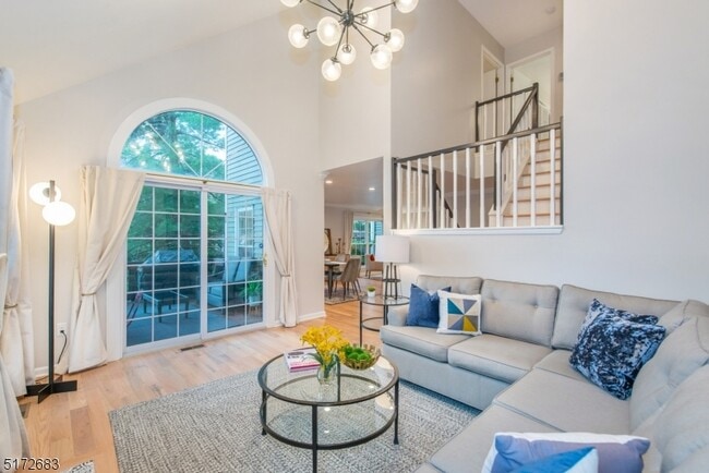 Photo - 229 Crescenzi Ct