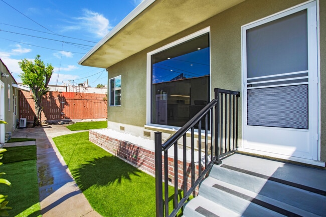 Building Photo - 10923 1/2 Ayres Ave Unit 1 Bedroom/1 bath