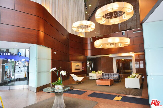 Photo - 1100 Wilshire Blvd Unidad 2703