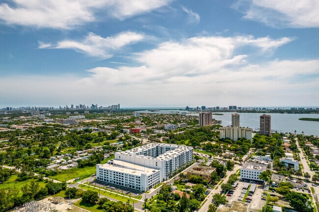 Biscayne 112