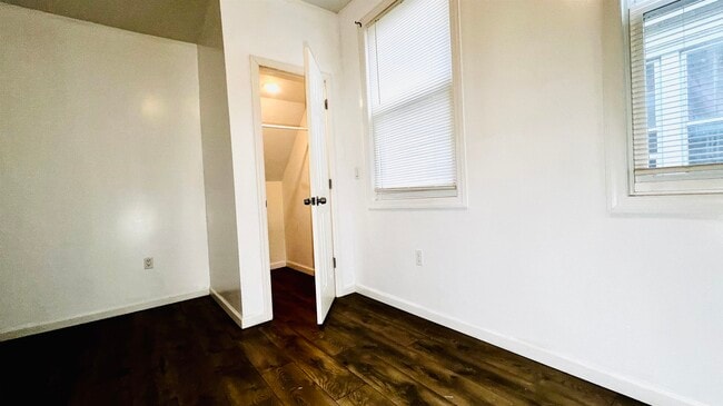 Photo - 473 Grove St Unit 1