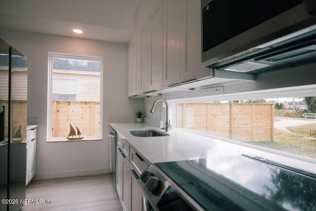 Photo - 3318 Lewis Speedway