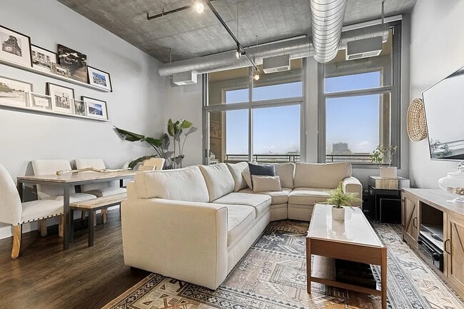 Photo - 900 N Kingsbury St Unit 1110