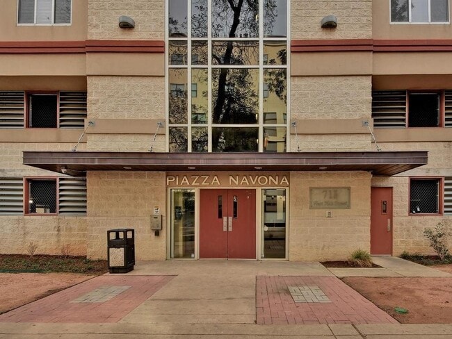 Photo - 711 W 26th St Unit 400