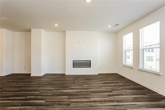 Photo - 339 Sammon Wy