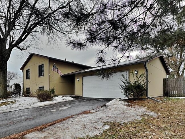 Building Photo - 3401 75th Ave N