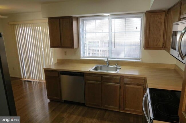 Photo - 2208 Wimbledon Cir